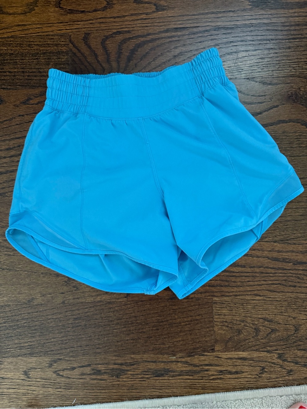 Lululemon hottie hot shorts 4“